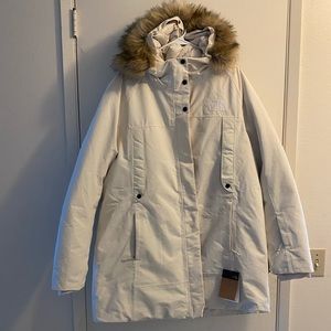The NorthFace New Outerboroughs Parka winter snow jacket retails$450 Authentic